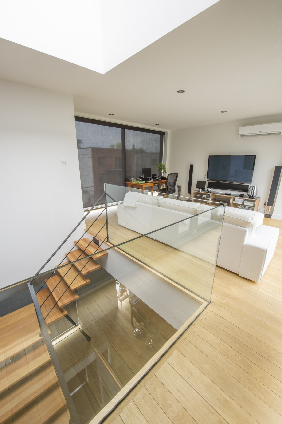 Bc_Fir_ouvert_et_verre